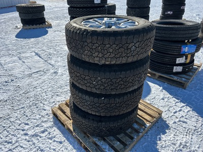 Quantity of (4) Pneus