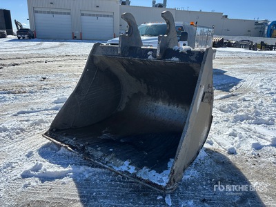 Accurate 72 in Q/C Cleanup Łyżka do koparki - Fits Komatsu 360L