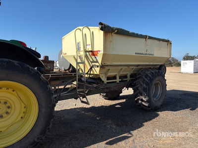 2019 Marshall 812T S/A Fertilizer Spreader