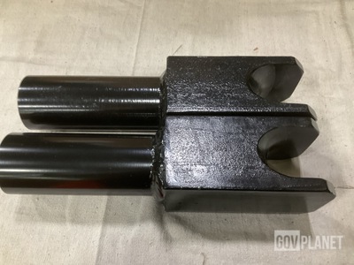 (2) Oshkosh 1964890W Vehicular Universal Joint Yokes