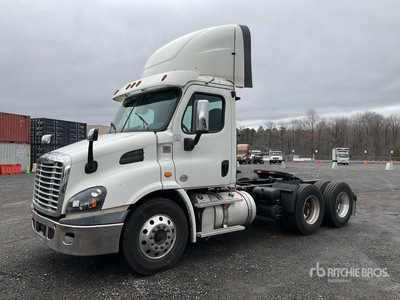 2018 Freightliner Cascadia 113 6x4 Cabeza Tractora Cabina Corta
