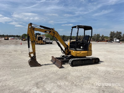 2018 Cat 303.5E2 CR Mini Excavator