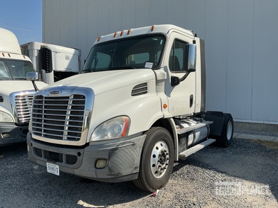 2015 Freightliner M2601 4x2 تراكتور شاحنة (أحادي المحور)