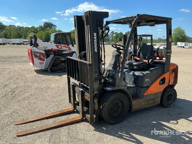2022 Doosan G30N7 5500 lb Pneumatic Tire Forklift (Inoperable)