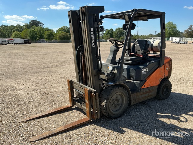 2022 Doosan G30N7 5500 lb Pneumatic Tire Forklift (Inoperable)