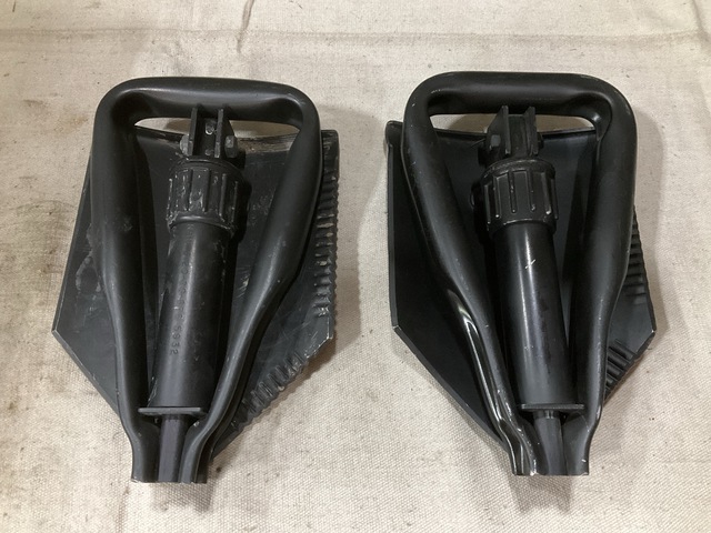 (32) Entrenching Hand Tools (32) Entrenching Hand Tools