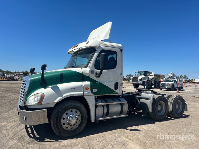 2012 Freightliner Cascadia 125 6x4 T/A Day Cab Truck Tractor