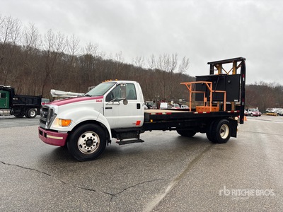 2005 Ford F-650 XL 4x2 Attenuator Truck