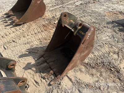 24 in Digging Excavator Bucket