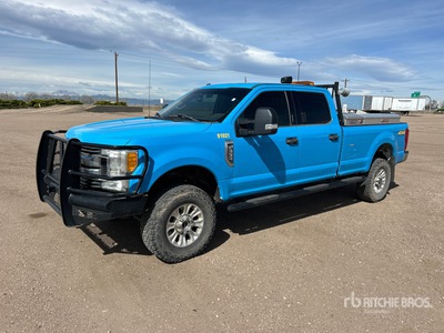 2017 Ford F-350 XLT 4x4 Crew Cab Pickup