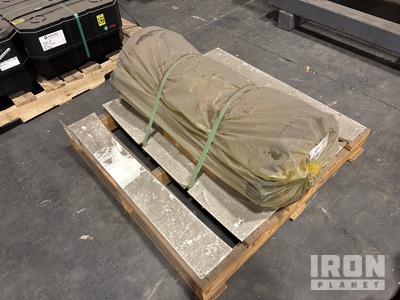 Quantity of (31) P  4100 10 in OD x 26 in L Weld Overlay Pins w/ Keepers (Unused)