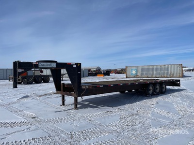 2002 Wilkinson 30 ft Tri/A Gooseneck Flatbed Trailer