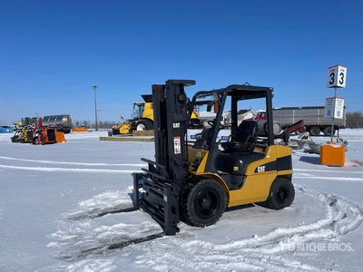 2006 Cat P5500 5000 lb Pneumatic Tire Forklift