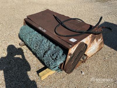 1990 Bobcat 67 in Balai pour chargeuse compacte