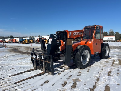 2013 SkyTrak 10054 رافع تليسكوبى