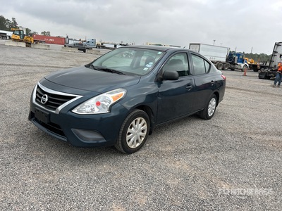 2015 Nissan Versa Personenkraftwagen