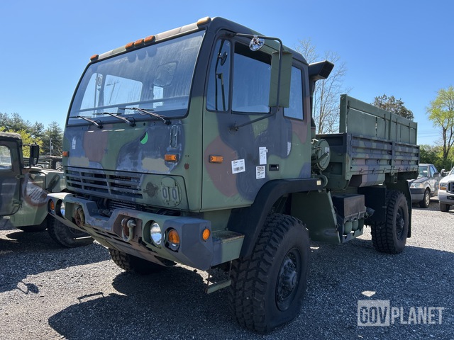 2003 Stewart & Stevenson M1078A1 LMTV 4x4 Cargo Truck