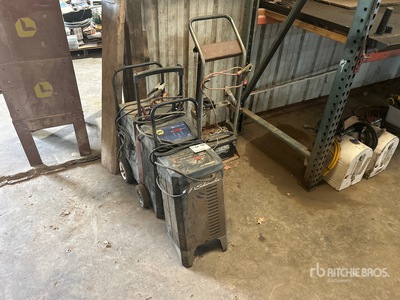 Quantity of (4) Batterij oplader