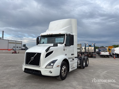 2020 Volvo VNR300 6x4 T/A Day Cab Truck Tractor