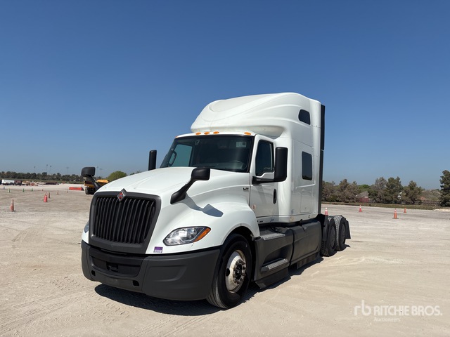 2023 International LT625 6x4 T/A Sleeper Truck Tractor