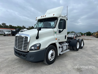 2018 Freightliner Cascadia 125 6x4 T/A Day Cab Truck Tractor