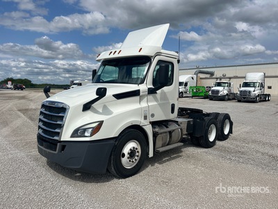 2018 Freightliner Cascadia 126 6x4 Day Cab Truck Tractor