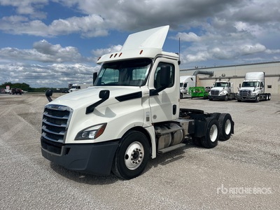 2018 Freightliner Cascadia 126 6x4 Day Cab Truck Tractor