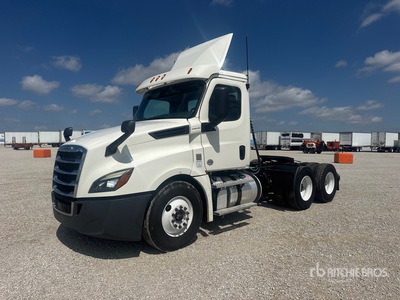 2019 Freightliner Cascadia 126 6x4 T/A Day Cab Truck Tractor