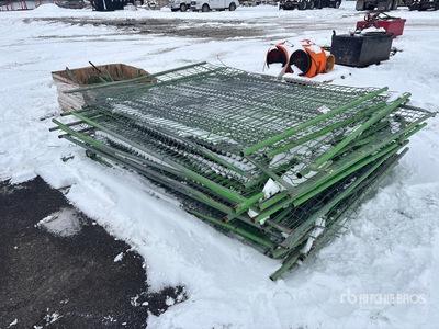 Quantity of 90 in x 70 in Bauzaun