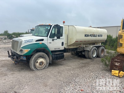 2003 International 7400 6x4 Camion cisterna de agua