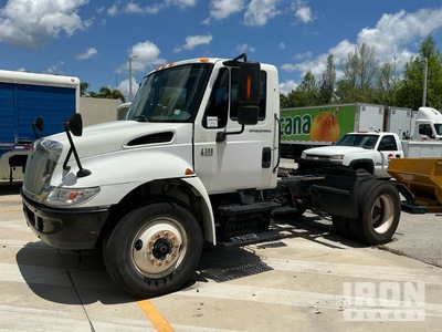 2003 International 4300 4x2