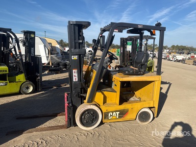 2010 Cat EC25N2 4450 lb Montacargas Eléctrico