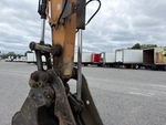Hydraulics with Thumb Cylinder