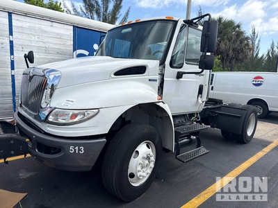 2010 International 4400 4x2 S/A Day Cab Truck Tractor