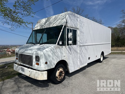 2005 Freightliner MT45 4x2 سيارة نقل ستبب