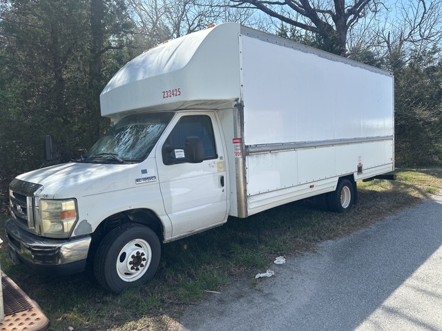 2008 Ford E-350 Cutaway Cargo Van
