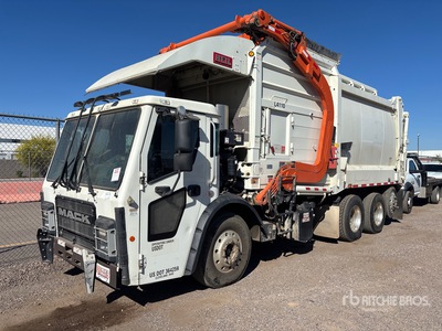 2020 Mack LR64R 6x4 Sleeper Camion de collecte des ordures ménagères