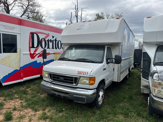 2007 Ford E-350 Cutaway Cargo Van