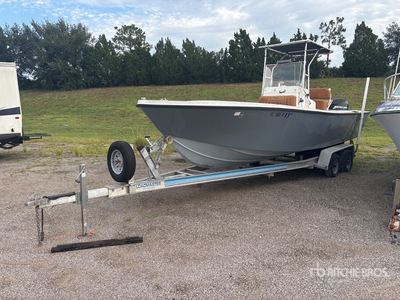 1986 Mako 23 ft Center Console w/ Trailer