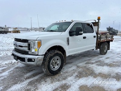 2019 Ford F-350 4x4 Crew Cab Camion à Plateau