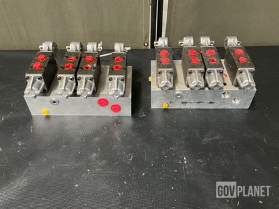 (2) Parker-Hannifin 60650-54 Directional Control Linear Valves