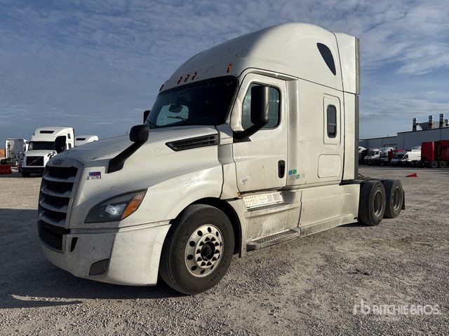 2019 Freightliner Cascadia 126 6x4 T/A Sleeper Truck Tractor