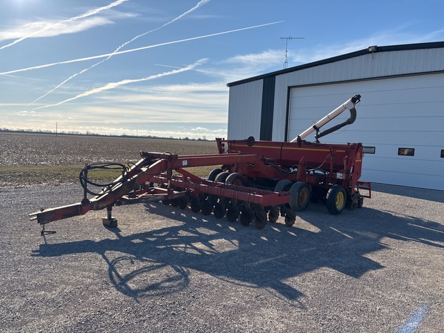 Sunflower 9411-15 w/15'6 Market Cupped Flighting Auger Seed Drill Sunflower 9411-15 w/15'6 Market Cupped Flighting Auger Seed Drill