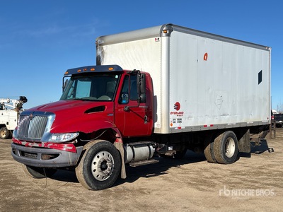 2013 International DuraStar 4400 4x2 Van Truck