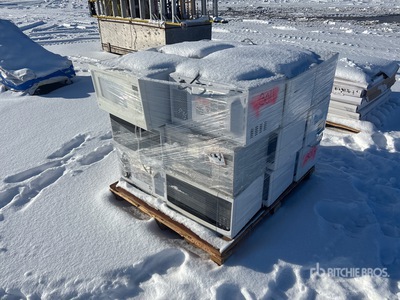 Quantity of (18) Microwave Varios, equipamiento de cocina