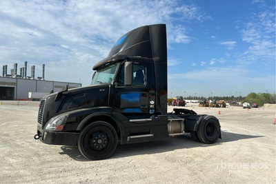 2016 Volvo VNL 4x2 S/A Day Cab Truck Tractor