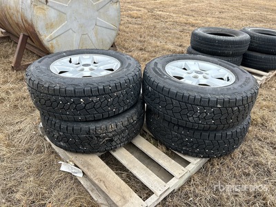 Quantity of (4) 235/70R16 اطارات المواصلات - Fits Ford Escape