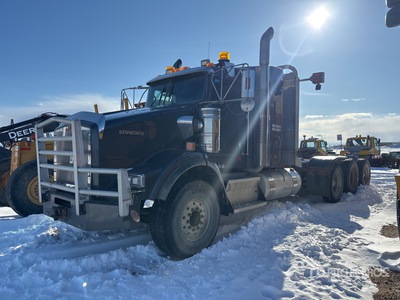 2015 Kenworth T800 8x6 Logging Tri/A Sleeper Truck Tractor (Inoperable)