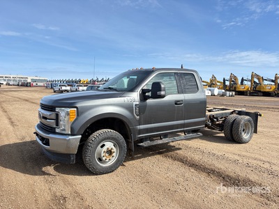 2017 Ford F-350 XLT 4x4 Extended Cab Cab and Chassis