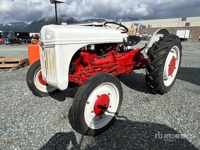 1940 Ford 9N 2WD Wide Front Antique Tractor (Inoperable)